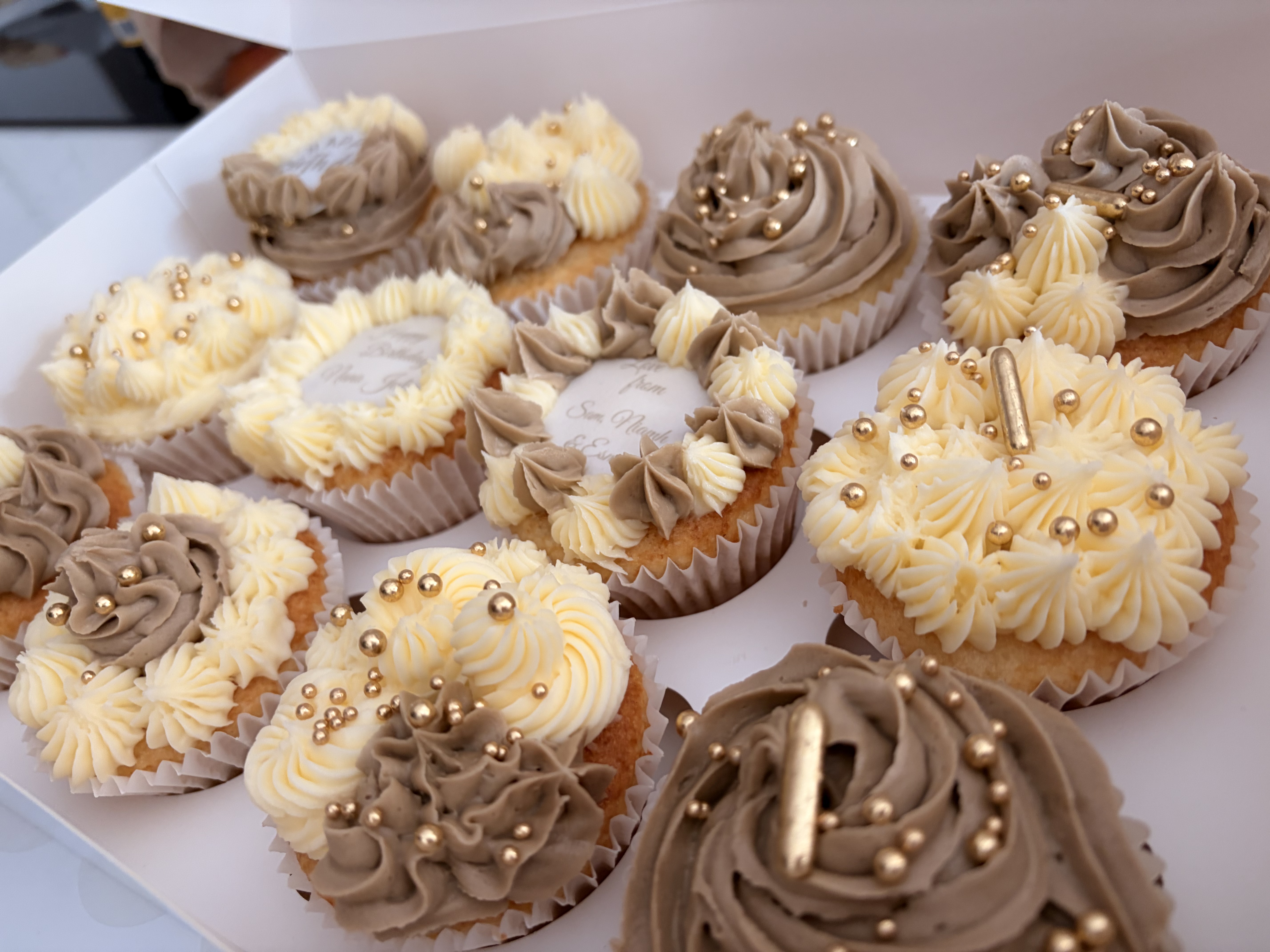 Personalised cupcake boxes